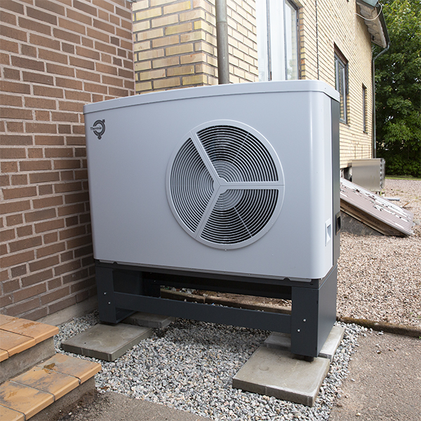 The air-to-water heat pump used in the heating system where ESBE VTN100 is used_600x600.jpg