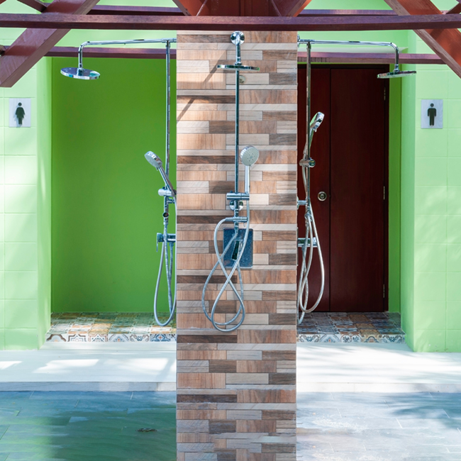 AdobeStock_373445622_showers_650x650px.jpg