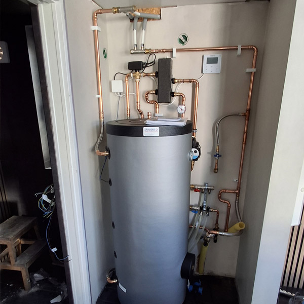 Marcus Åberg - Säkvent värmepump & vent AB. Monoblock mot 200l ambista dhw.jpg